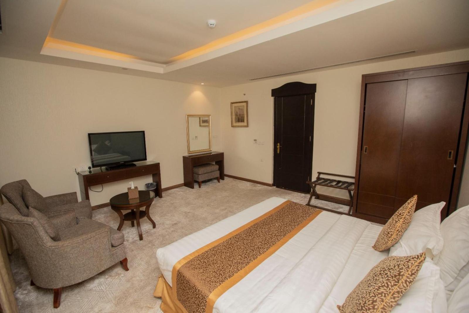 Sanam Hotel Suites - Ar Riyad Esterno foto